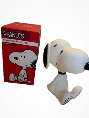 Peanuts Snoopy Ambient Light - White with Black Accents